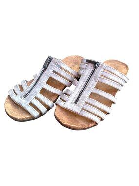 Bearpaw Sabrina Sandal Size 7 Slip On NWOB Silver Gray